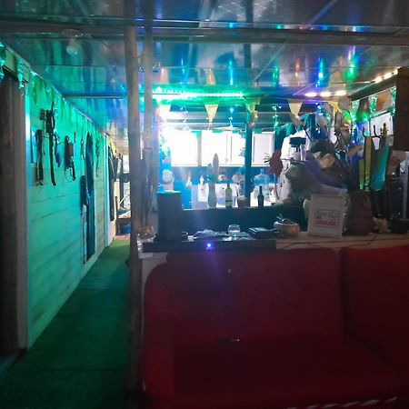 Hostal Cafe Axel Bocas del Toro Eksteriør billede