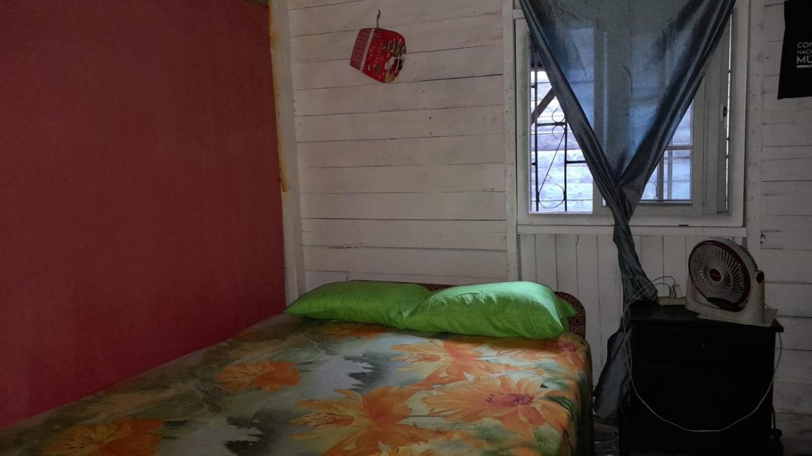 Hostal Cafe Axel Bocas del Toro Eksteriør billede